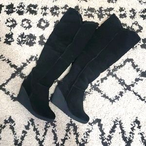Women's Bearpaw 1304W Highland Black Suede Boots